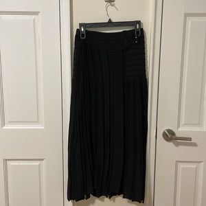 Maxi pleated glitter skirt